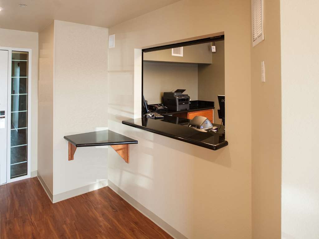 Woodspring Suites Savannah Garden City Интерьер фото
